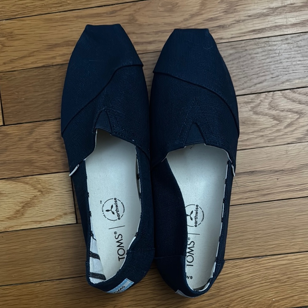 TOMS Women's Black Canvas Shoes